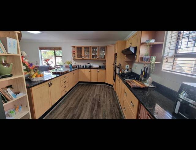 3 BEDROOM HOUSE FOR SALE IN FRAAIUITSIG